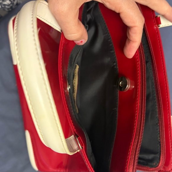 Red patent (charol) Pierre Cardin – Evolution evening handbag. - Picture 10 of 13